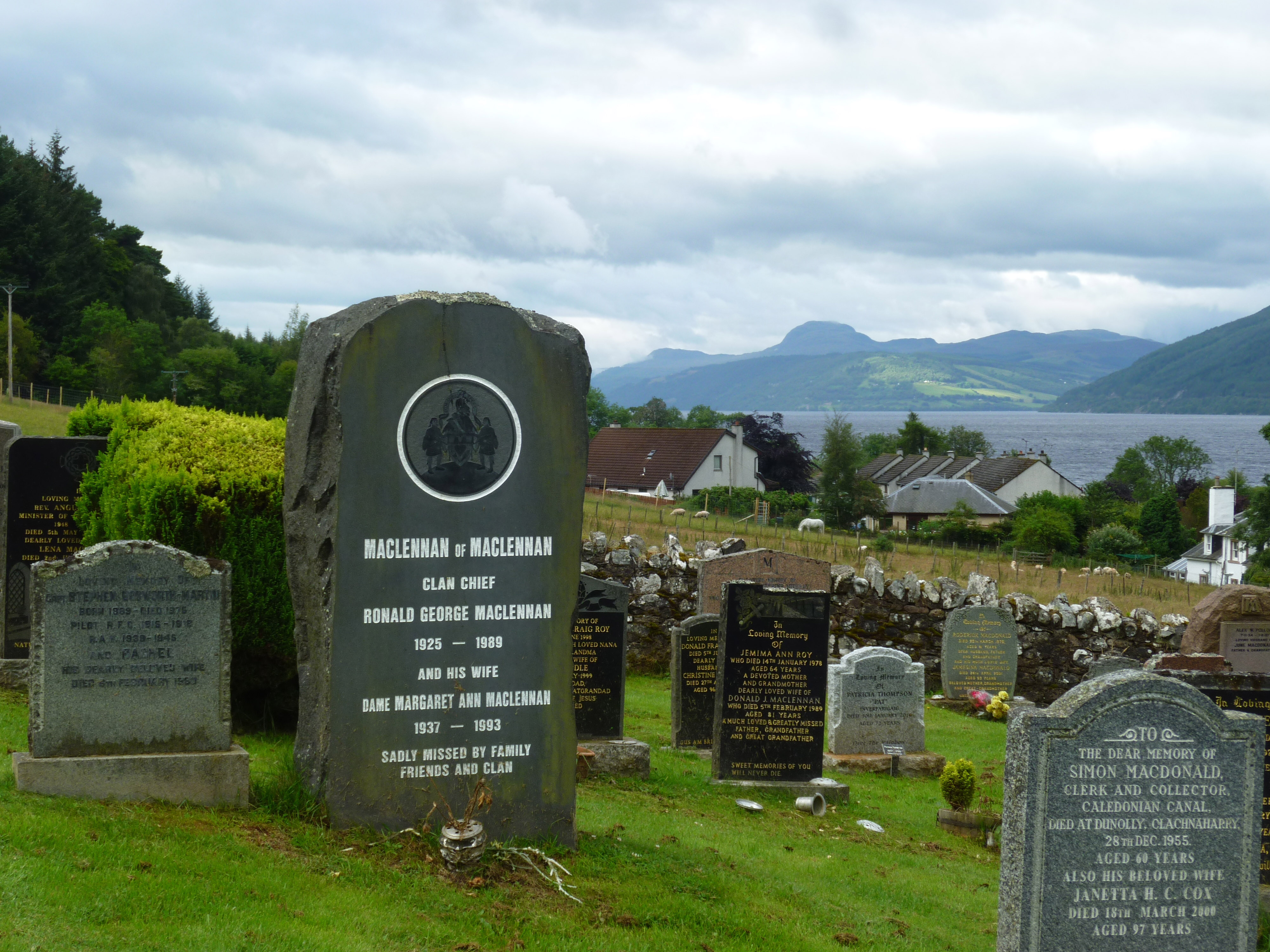 Photo of headstones/Ronald George MacLennan hdstn Dores